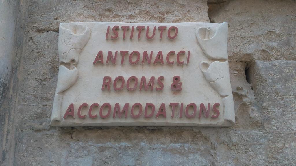 Istituto Antonacci Rooms Lecce Kültér fotó